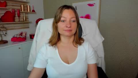 Snapshot of angela_samt chatting on 10, 6, 2026 Angela online show from 10, 6, 2026