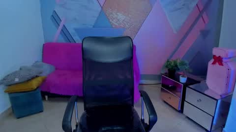 Snapshot of angelacoffee chatting on 5, 11, 2025 Angela online show from 5, 11, 2025