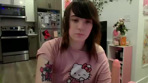 Snapshot of angelalice555 chatting on 19, 10, 2025 angelalice555 online show from 19, 10, 2025
