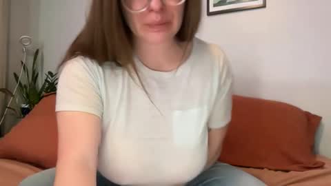 Snapshot of angelaray13654 chatting on 20, 12, 2025 angelaray13654 online show from 20, 12, 2025