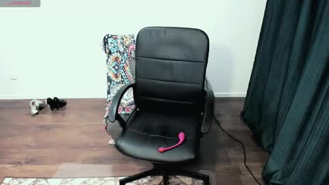 glow online show from 14, 12, 2025