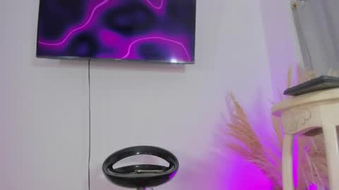 Snapshot of angelasantini chatting on 9, 4, 2026 Angela online show from 9, 4, 2026