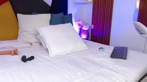 Snapshot of angelbacker chatting on 7, 4, 2026 Angel online show from 7, 4, 2026