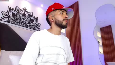 Snapshot of angelbacker chatting on 8, 4, 2026 Angel online show from 8, 4, 2026