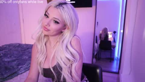 Snapshot of angelcookie chatting on 28, 3, 2026 angelcookie online show from 28, 3, 2026