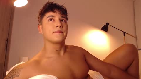 Snapshot of angelcossio chatting on 13, 10, 2025 Angel online show from 13, 10, 2025