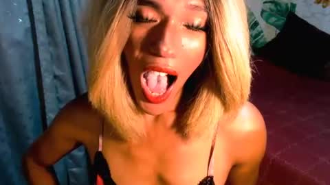 Snapshot of angeldark_satisfactionxxx chatting on 4, 11, 2025 ANGELDARK online show from 4, 11, 2025