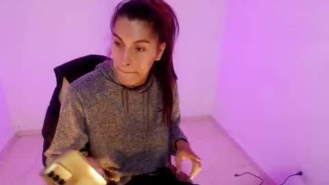 Snapshot of angele_johnson chatting on 23, 3, 2026 angele online show from 23, 3, 2026