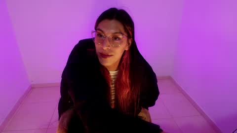 Snapshot of angele_johnson chatting on 7, 4, 2026 angele online show from 7, 4, 2026