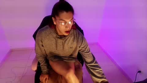 Snapshot of angele_johnson chatting on 13, 4, 2026 angele online show from 13, 4, 2026