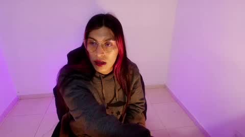 Snapshot of angele_johnson chatting on 21, 4, 2026 angele online show from 21, 4, 2026