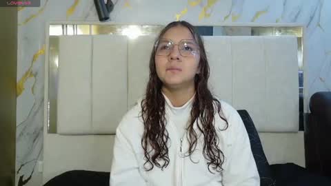 Snapshot of angeles_azul chatting on 12, 7, 2026 angel online show from 12, 7, 2026