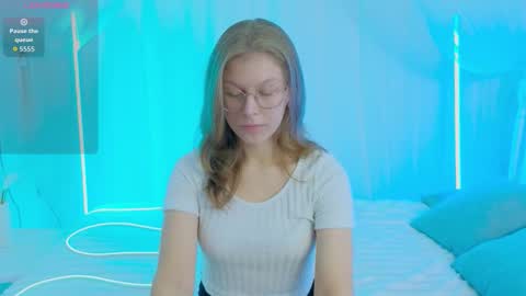 Snapshot of angeli_eyes chatting on 18, 10, 2025 Ksenia online show from 18, 10, 2025