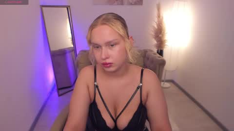 Snapshot of angelic_coy chatting on 20, 5, 2026 Angelic beauty online show from 20, 5, 2026