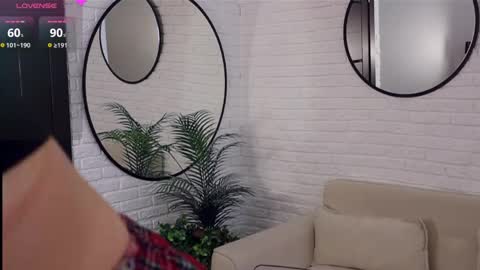 Snapshot of angelic_coy chatting on 27, 5, 2026 Angelic beauty online show from 27, 5, 2026
