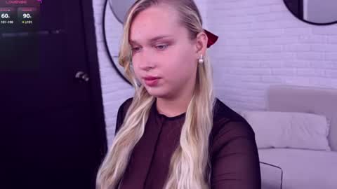 Snapshot of angelic_coy chatting on 13, 6, 2026 Angelic beauty online show from 13, 6, 2026
