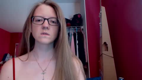 Snapshot of angelicangel3 chatting on 8, 10, 2025 AngelicAngel online show from 8, 10, 2025