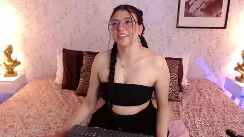 Snapshot of angelie_rosebrm chatting on 29, 4, 2026 Angelica online show from 29, 4, 2026