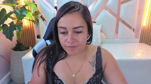 Snapshot of angelin_tp chatting on 5, 5, 2026 Angelin online show from 5, 5, 2026