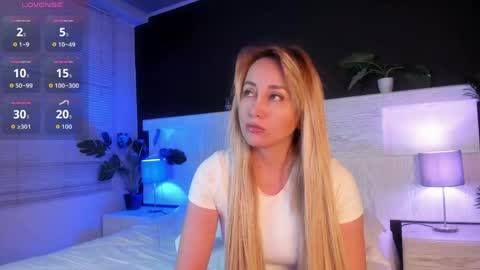 Snapshot of angelina_hilton chatting on 8, 6, 2026 angelina_hilton online show from 8, 6, 2026