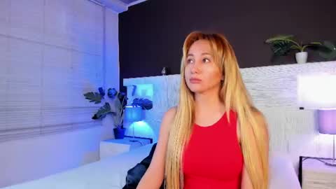 Snapshot of angelina_hilton chatting on 6, 7, 2026 angelina_hilton online show from 6, 7, 2026
