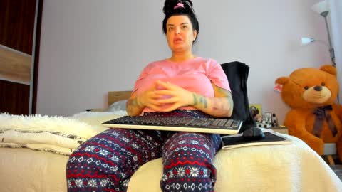 Snapshot of angelinacht chatting on 29, 12, 2024 Angelina online show from 29, 12, 2024