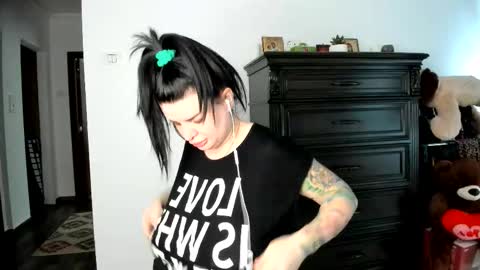 Snapshot of angelinacht chatting on 19, 11, 2025 Angelina online show from 19, 11, 2025