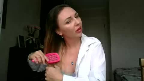 angelinalove28 online show from 4, 11, 2025