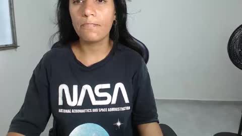 Snapshot of angelitaa_hot chatting on 2, 6, 2026 angela online show from 2, 6, 2026