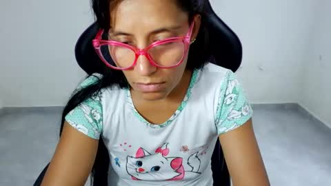 Snapshot of angelitaa_hot chatting on 14, 7, 2026 angela online show from 14, 7, 2026