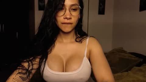  ANGELA ISABELLA  online show from 5, 2, 2026