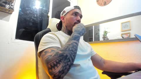 Snapshot of angellatino0 chatting on 2, 2, 2025 angellatino0 online show from 2, 2, 2025
