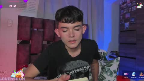 Snapshot of angelocute_ chatting on 26, 1, 2025 Angelo I work from home this is my room online show from 26, 1, 2025