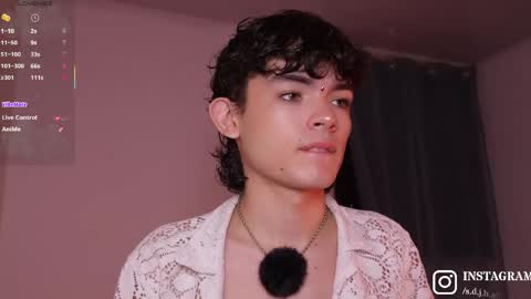 Snapshot of angelocute_ chatting on 19, 4, 2026 Angelo I work from home this is my room online show from 19, 4, 2026