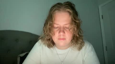 Snapshot of angeloflight273360 chatting on 22, 12, 2025 Angel of Light online show from 22, 12, 2025