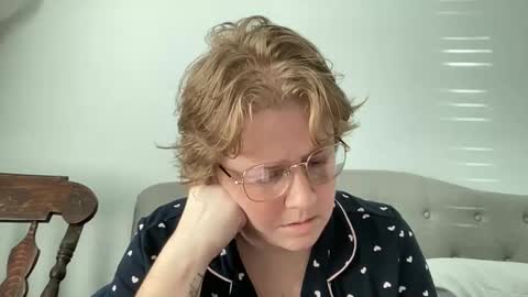 Snapshot of angeloflight273360 chatting on 10, 4, 2026 Angel of Light online show from 10, 4, 2026