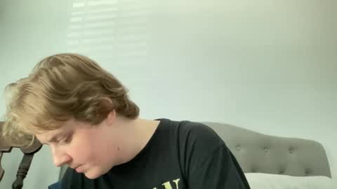 Snapshot of angeloflight273360 chatting on 12, 4, 2026 Angel of Light online show from 12, 4, 2026