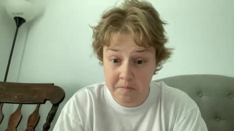 Snapshot of angeloflight273360 chatting on 18, 4, 2026 Angel of Light online show from 18, 4, 2026