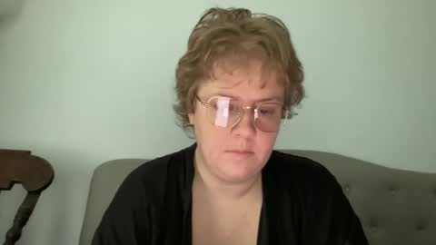 Snapshot of angeloflight273360 chatting on 27, 4, 2026 Angel of Light online show from 27, 4, 2026