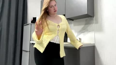 Snapshot of angelpuffx chatting on 23, 5, 2026 Alice online show from 23, 5, 2026
