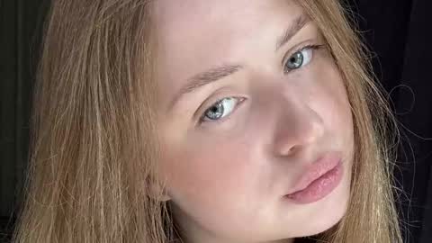 Snapshot of angelpuffx chatting on 25, 5, 2026 Alice online show from 25, 5, 2026