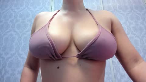 Snapshot of angelstonne_ chatting on 15, 11, 2025 Angel online show from 15, 11, 2025