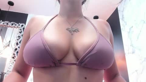 Snapshot of angelstonne_ chatting on 16, 12, 2025 Angel online show from 16, 12, 2025