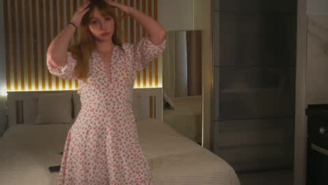 Snapshot of angeltease1 chatting on 24, 4, 2026 Luna online show from 24, 4, 2026