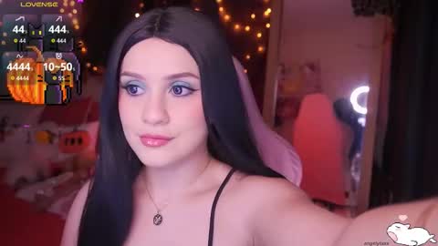 Snapshot of angelytaxx chatting on 10, 11, 2025 Angel online show from 10, 11, 2025
