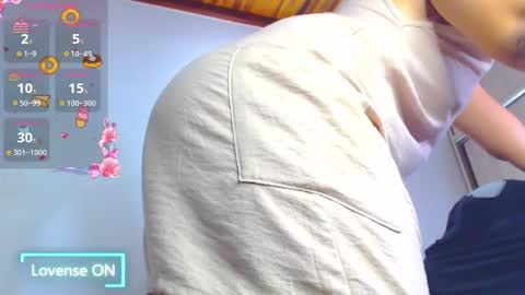 Snapshot of angie_dreamgirl chatting on 23, 12, 2025 IG angie dreamgirl01 online show from 23, 12, 2025