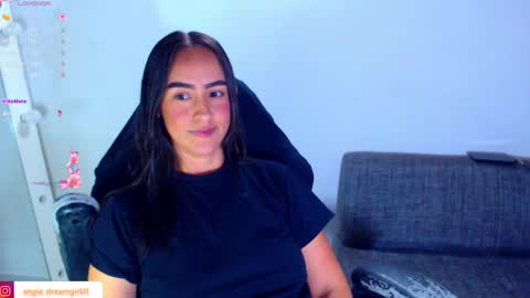 Snapshot of angie_dreamgirl chatting on 19, 2, 2026 IG angie dreamgirl01 online show from 19, 2, 2026