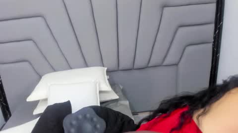 A N G I E.  online show from 17, 12, 2025