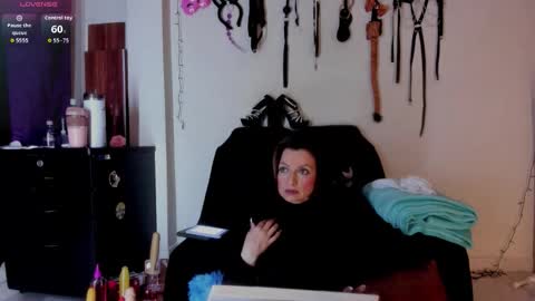 angierot2025 online show from 18, 11, 2025