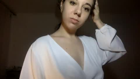 Snapshot of angle_cute05 chatting on 18, 6, 2026 Angel Cute online show from 18, 6, 2026